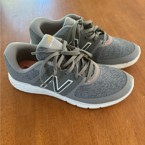 New Balance Shoes - New Balance 365 Sneakers - Size 8